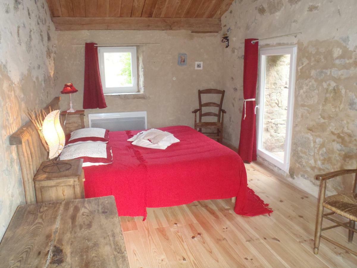 Chambres Du Domaine De Bombes Mostuejouls Ngoại thất bức ảnh