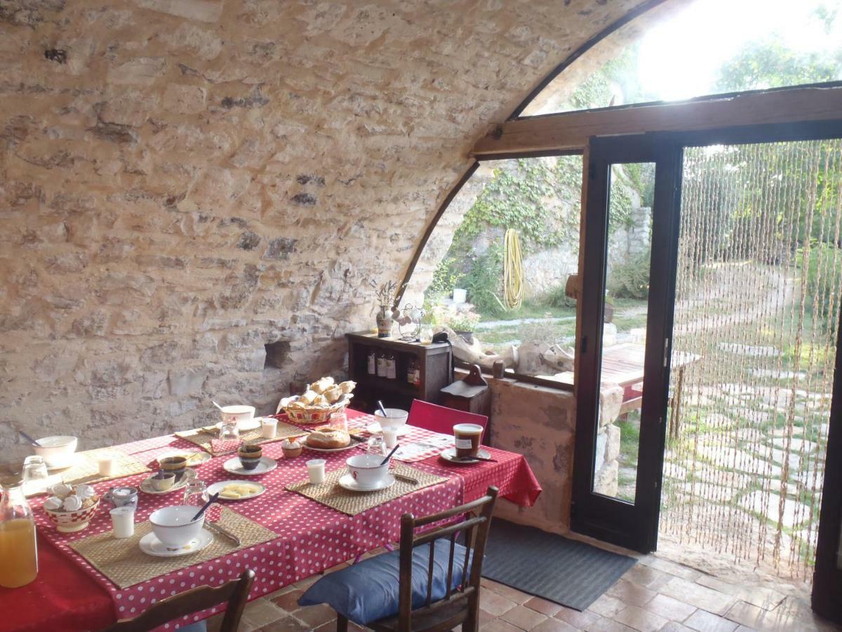 Chambres Du Domaine De Bombes Mostuejouls Ngoại thất bức ảnh