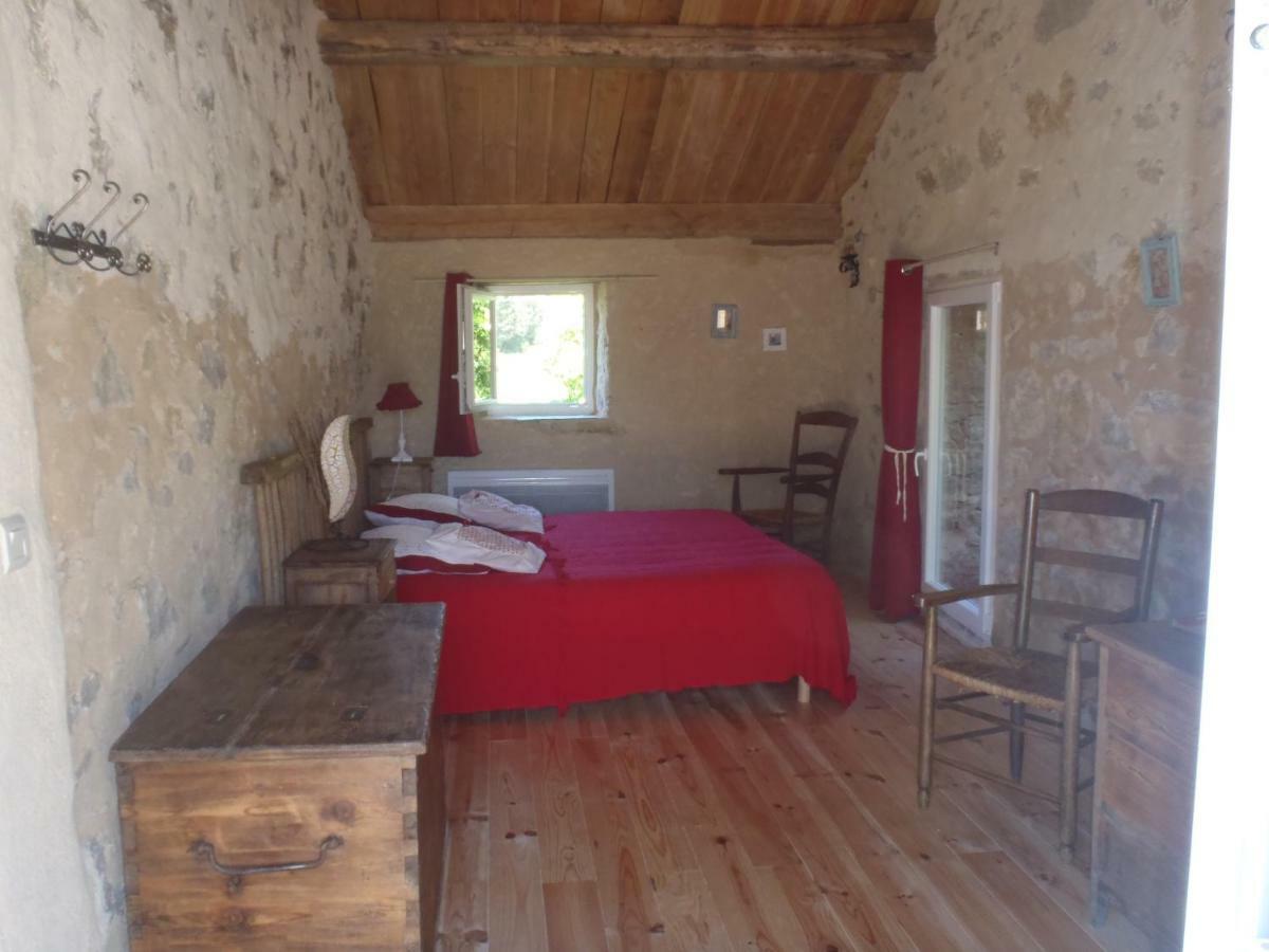 Chambres Du Domaine De Bombes Mostuejouls Ngoại thất bức ảnh